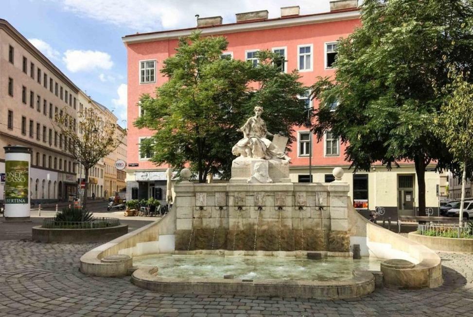 Jungle Apartment Vienna Self Check-In מראה חיצוני תמונה
