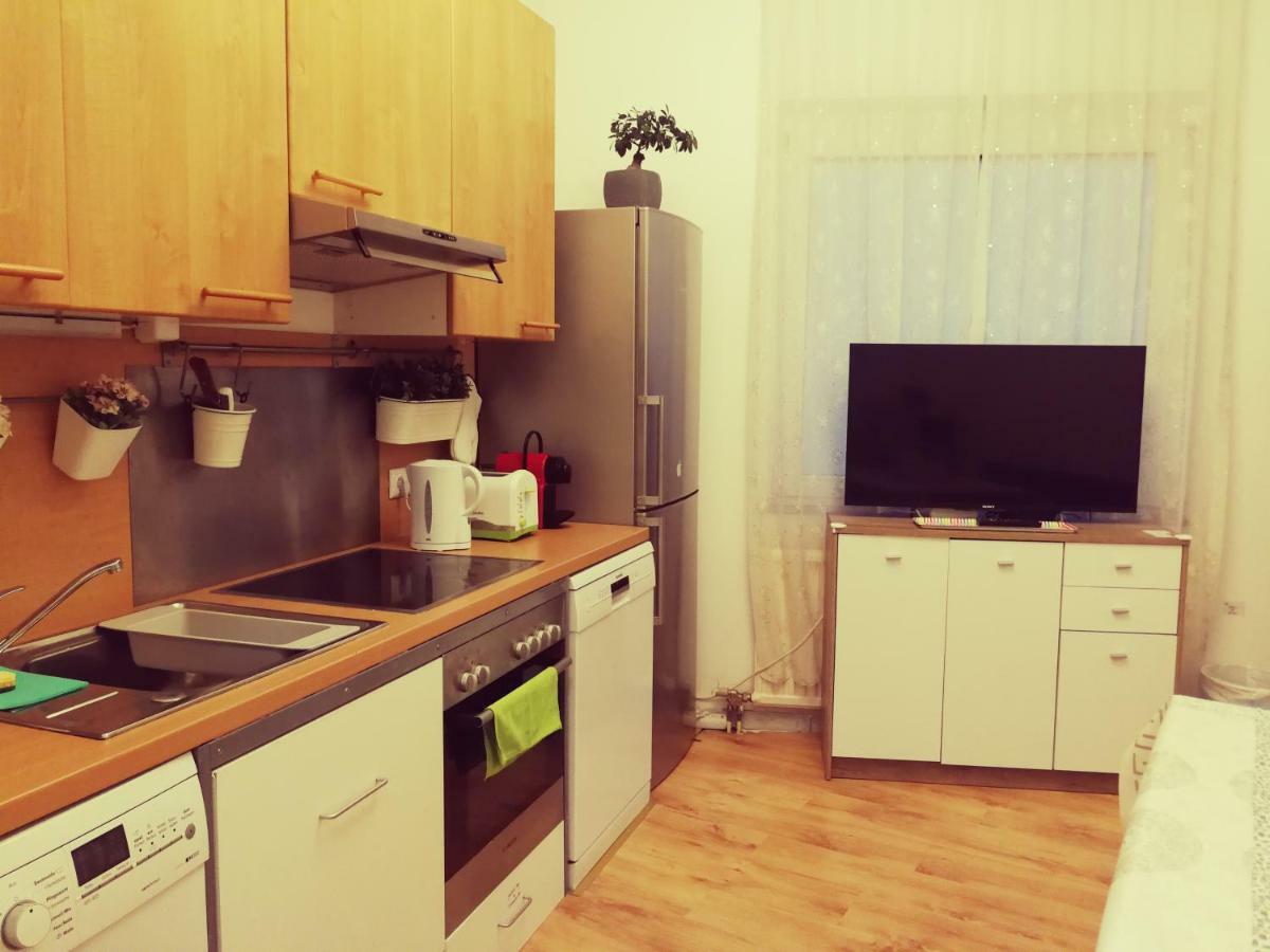 Jungle Apartment Vienna Self Check-In מראה חיצוני תמונה