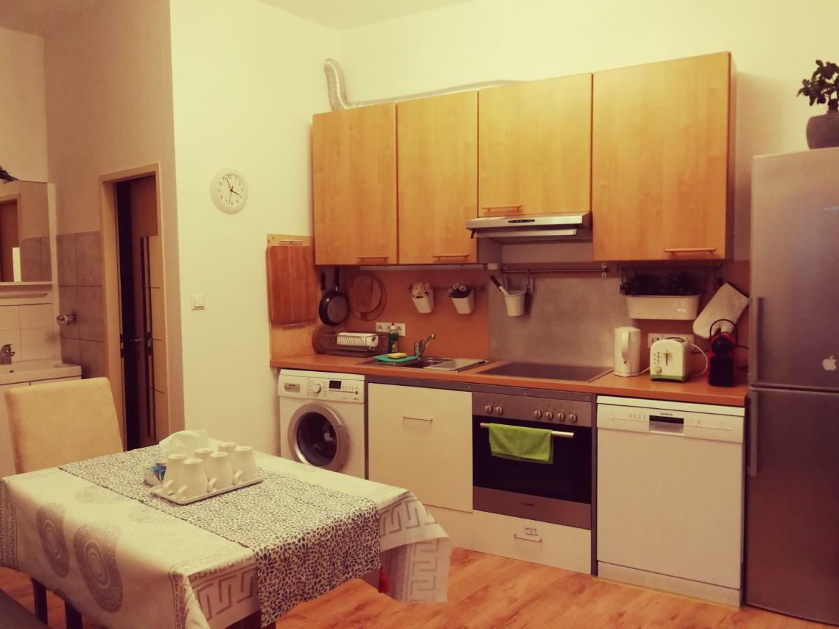 Jungle Apartment Vienna Self Check-In מראה חיצוני תמונה